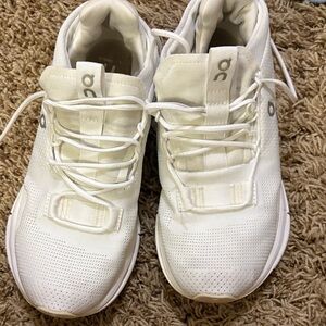 On cloud womens shoes